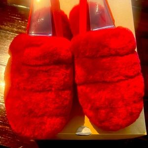 UGG FLUFF YEAH CLOG SLIDES SLIPPERS! New order the wrong size for Christmas gift